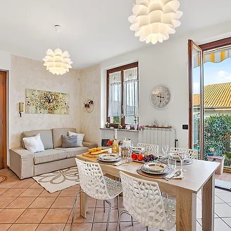 Alba Rosa - 2 Bed, 2 Bath - Happy Apartment *