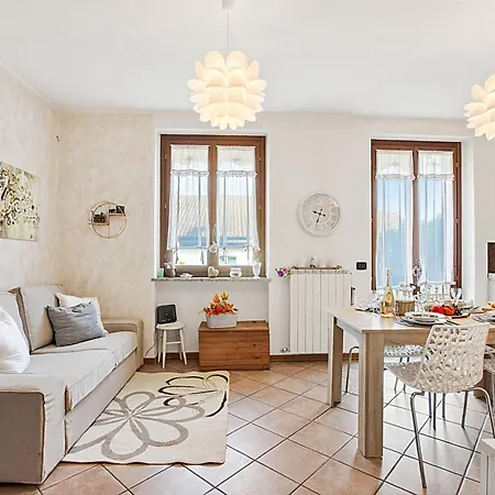 Alba Rosa - 2 Bed, 2 Bath - Happy Apartment